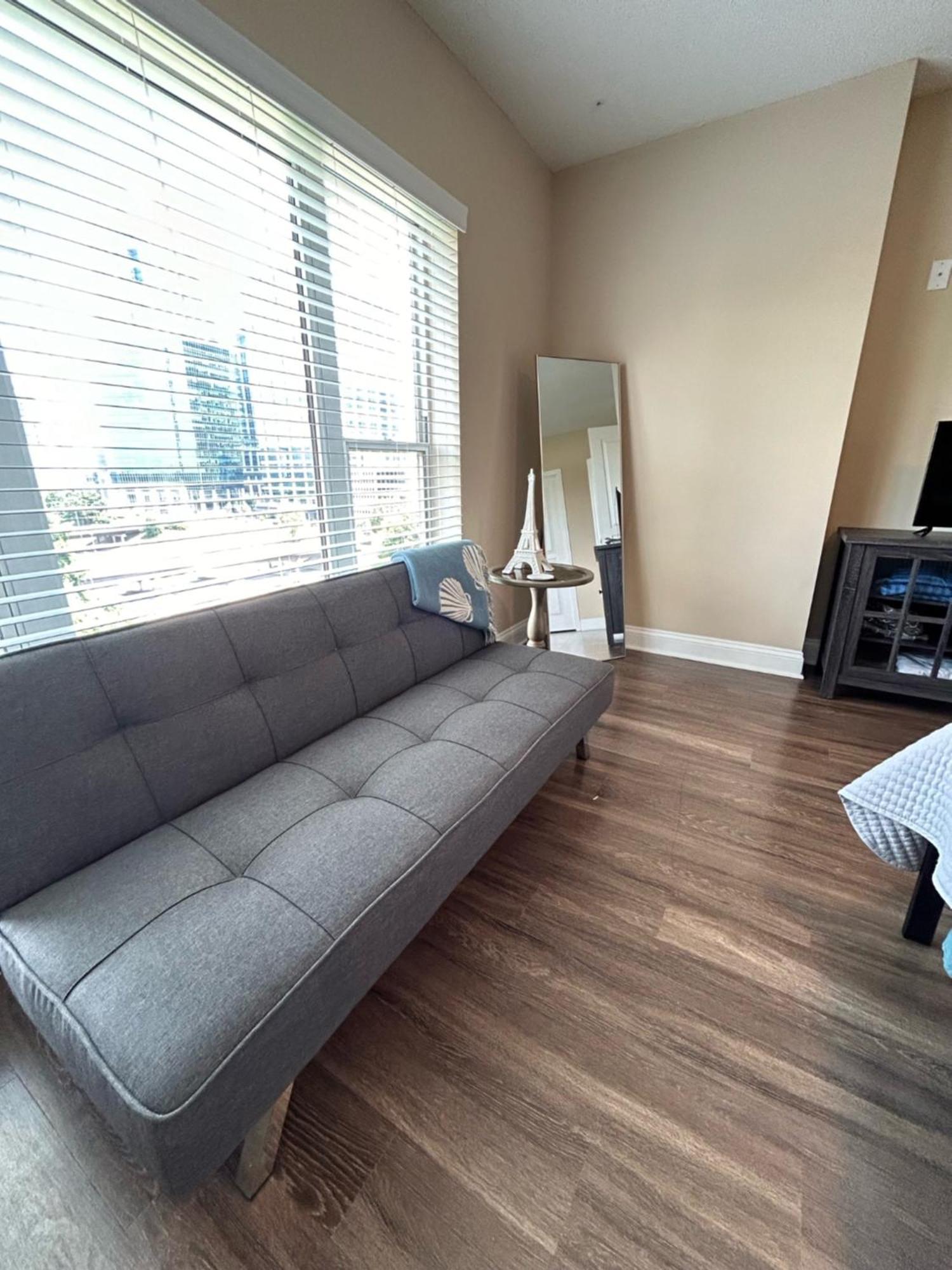 Spacious 2 Bedroom 2 Bathroom Apartment With Balcony In Uptown Charlotte! City Views & Free Parking! Kültér fotó