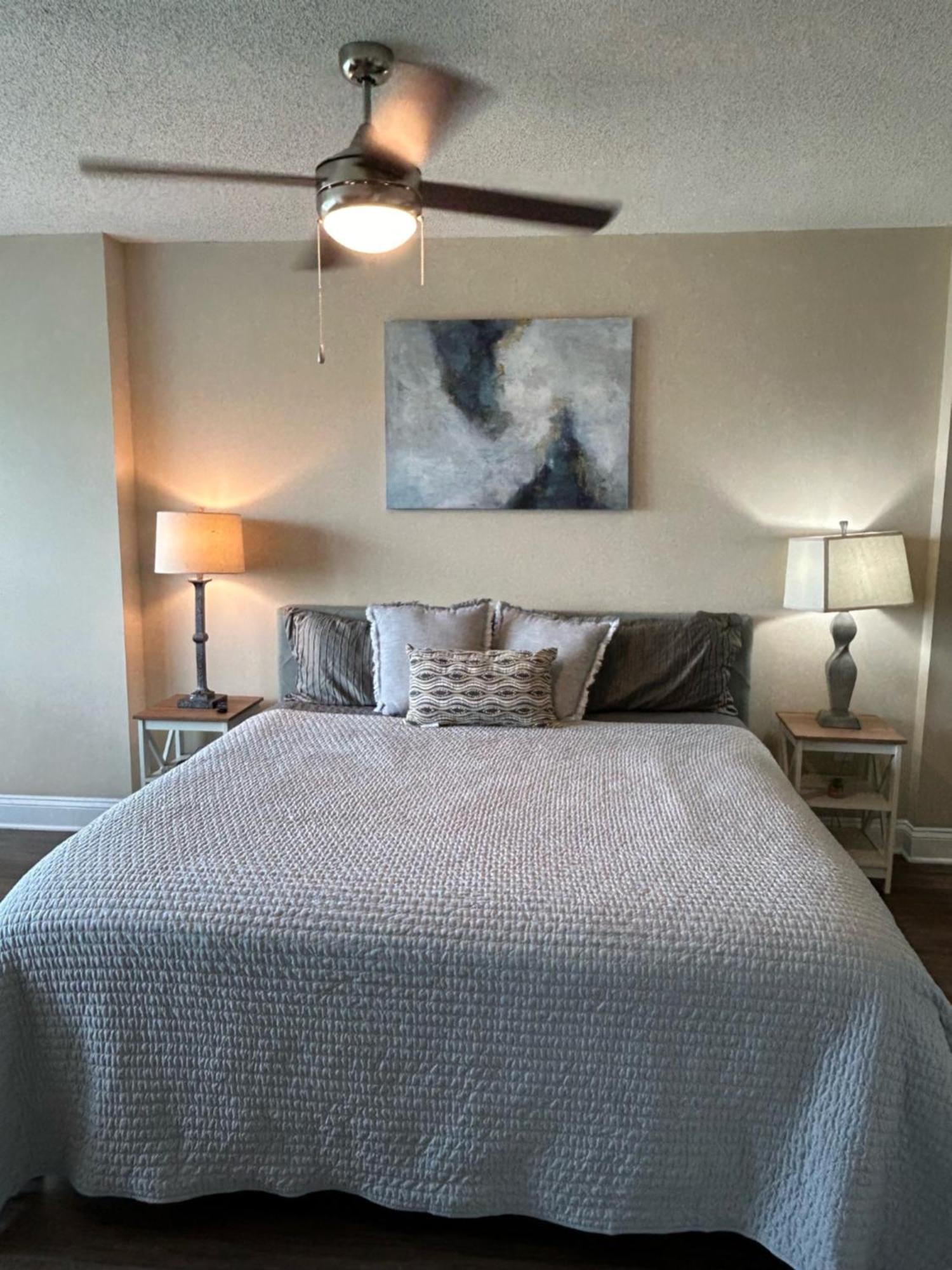 Spacious 2 Bedroom 2 Bathroom Apartment With Balcony In Uptown Charlotte! City Views & Free Parking! Kültér fotó